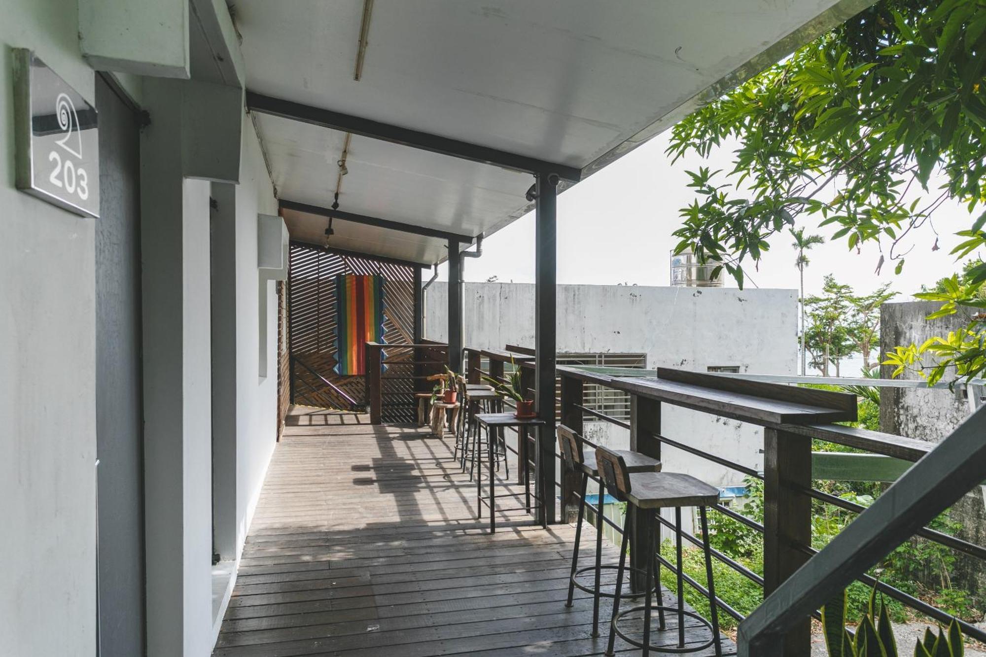 Tropical Low Boundary B&B Donghe Exterior photo