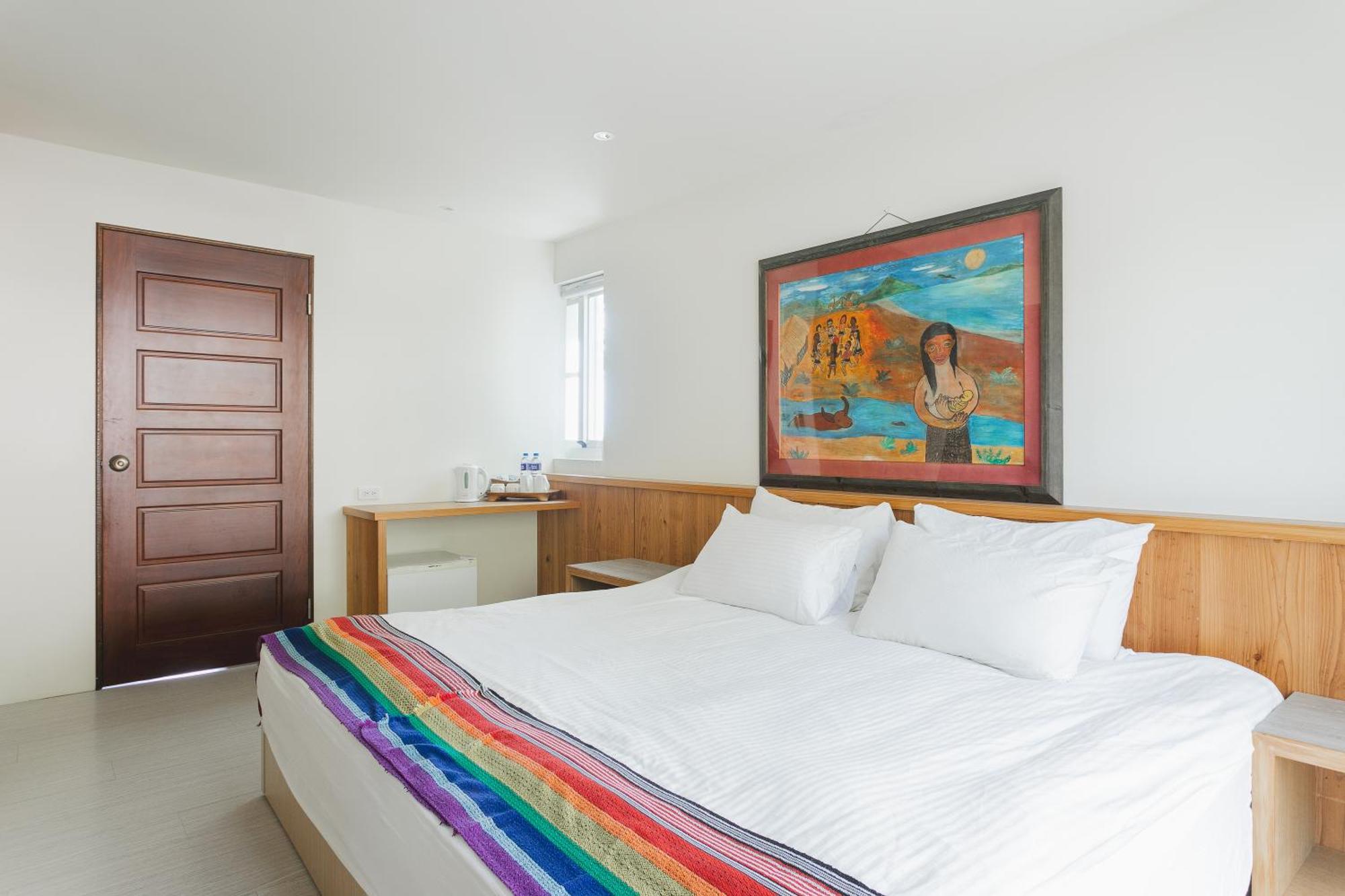 Tropical Low Boundary B&B Donghe Exterior photo