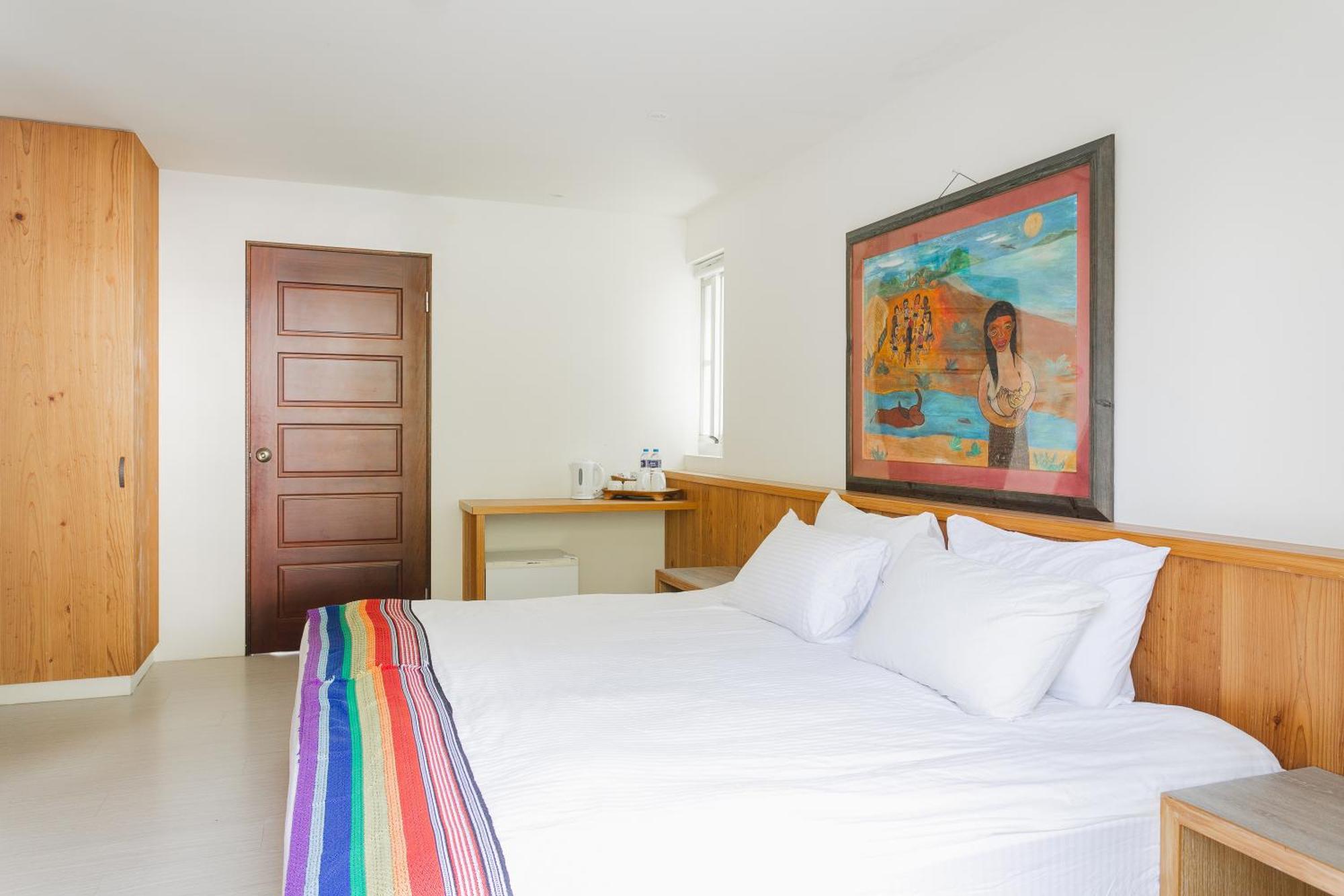Tropical Low Boundary B&B Donghe Exterior photo